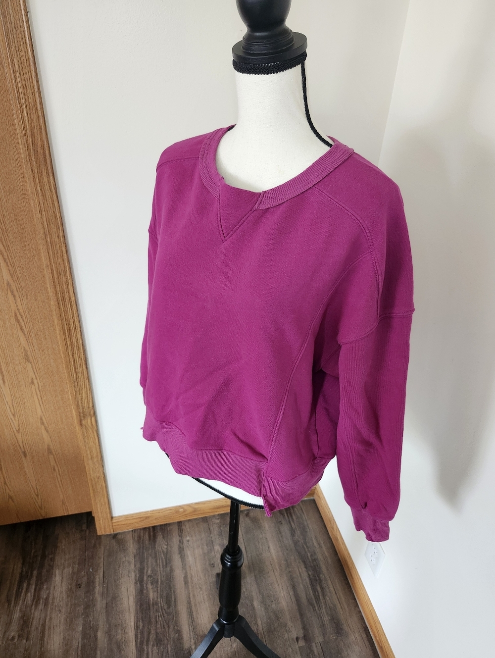 Merokeety Magenta Crewneck Cropped  Sweater - Picture 3 of 5
